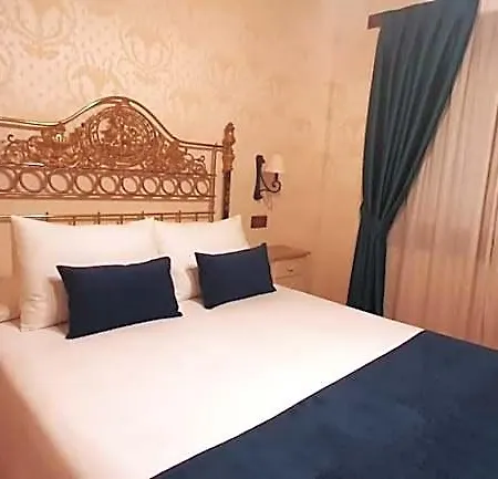 Hotel Turisticos Y *